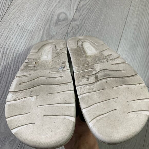 UGG Xavier Hyperweave Slides Sandals Khaki